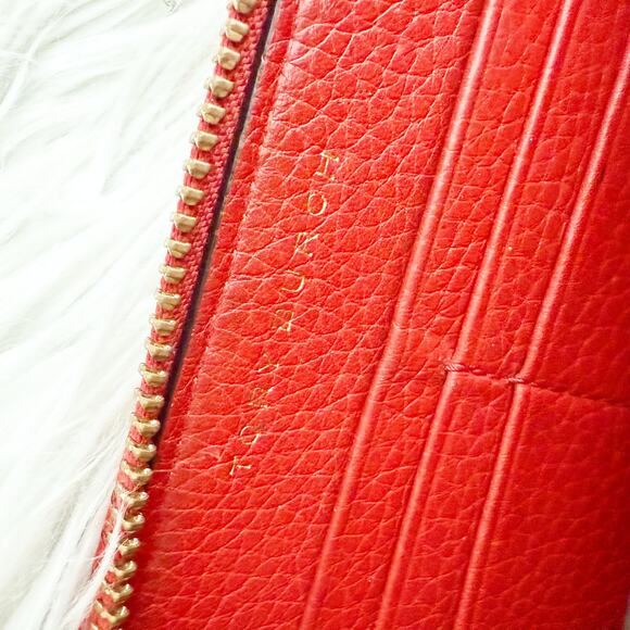 TORY BURCH | Women's Taylor Pebbled Leather Zip Around Continental Wallet Red - Picture 7 of 7